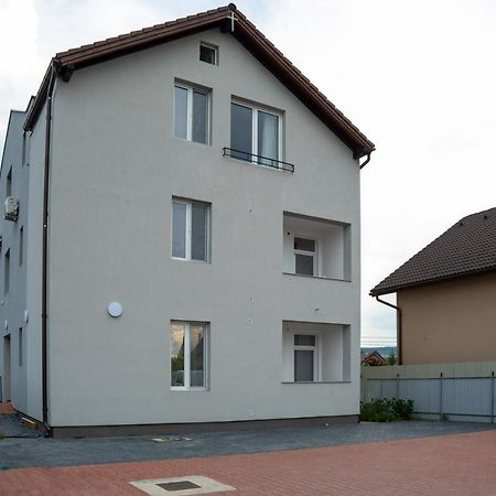 Solomon Apartments Ap 3 Sîngeorgiu de Mureş Екстериор снимка